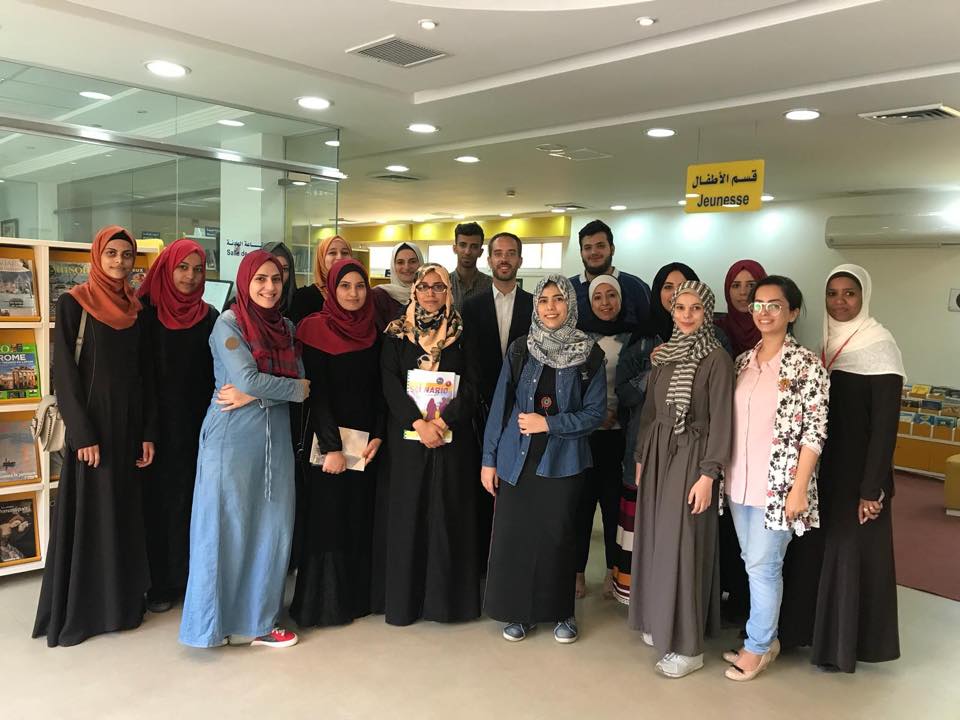 قسم اللغة الفرنسية يزور المعهد الفرنسي بغزة