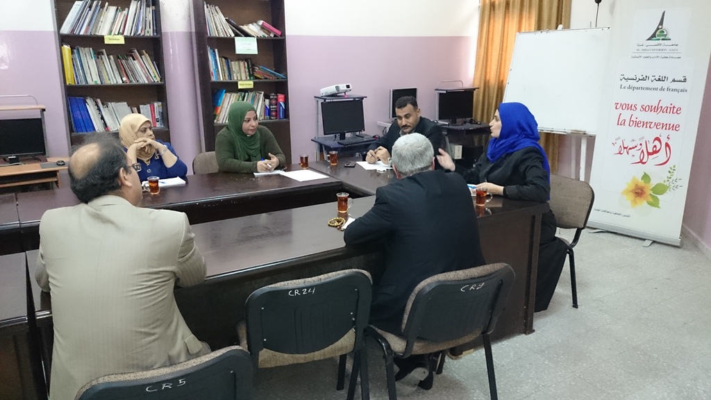 ورشة عمل حول العمل التطوعي بقسم اللغة الفرنسة بجامعة الأقصى