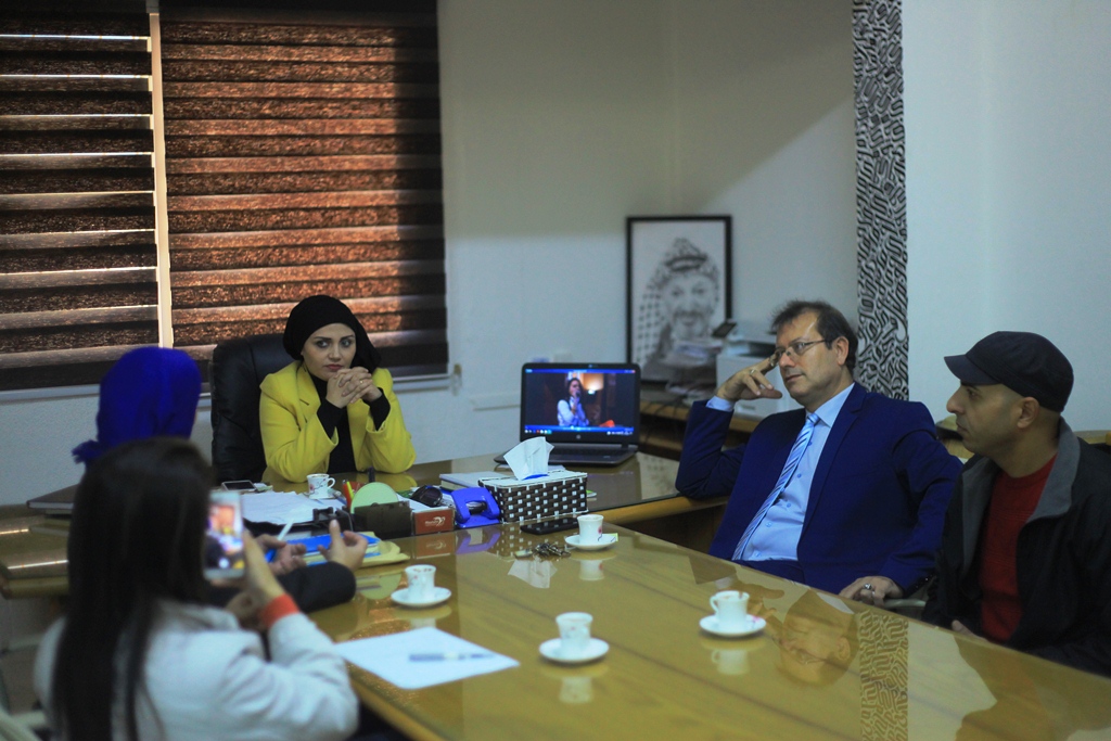 قسم اللغة الفرنسية ينظم زيارة لمؤسسة السنونو للثقافة والفنون