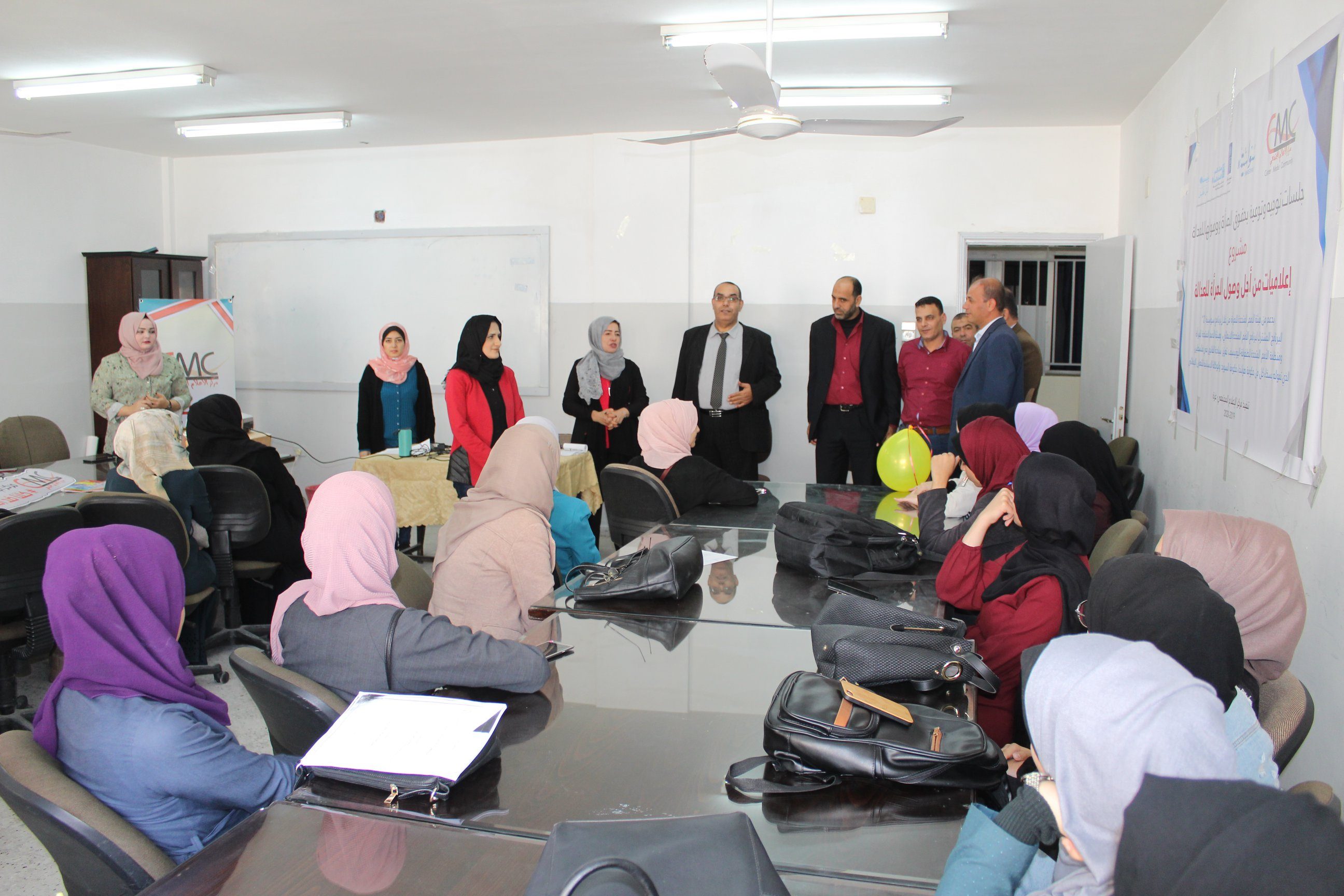 عمادة خدمة المجتمع والتعليم المستمر بالتعاون مع مركز الاعلام المجتمعي تنفذ  جلسة توعية حول ظاهرة العنف ضد المرأة، ضمن أنشطة مشروع “إعلاميات من أجل وصول المرأة للعدالة”