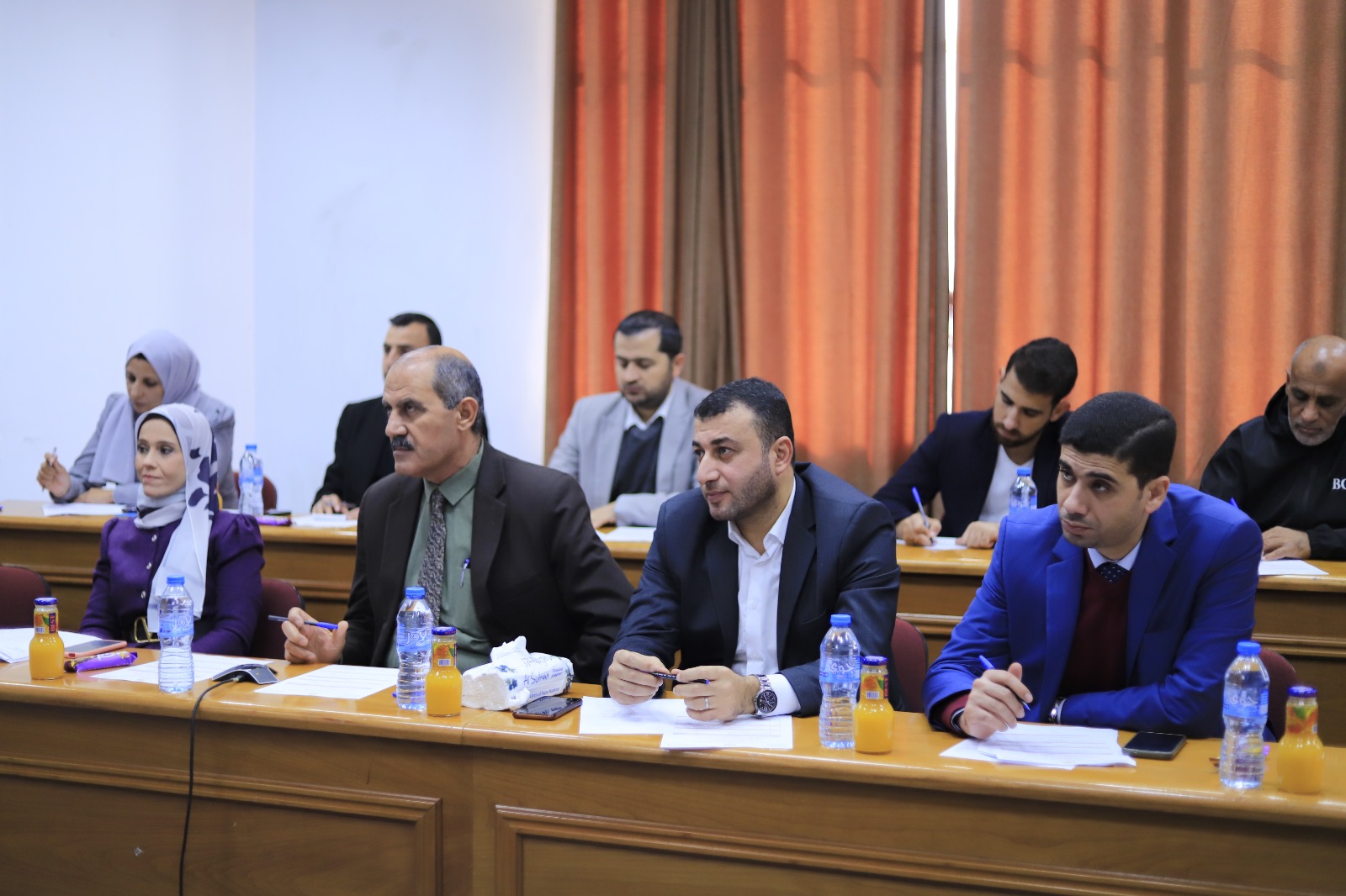 في إطار متابعة وزارة التعليم العالي والبحث العلمي لبرامجها وسبل تطوير وتعزيز الأداء،،، جامعة الأقصى تستضيف اجتماع دوائر خريجي مؤسسات التعليم العالي