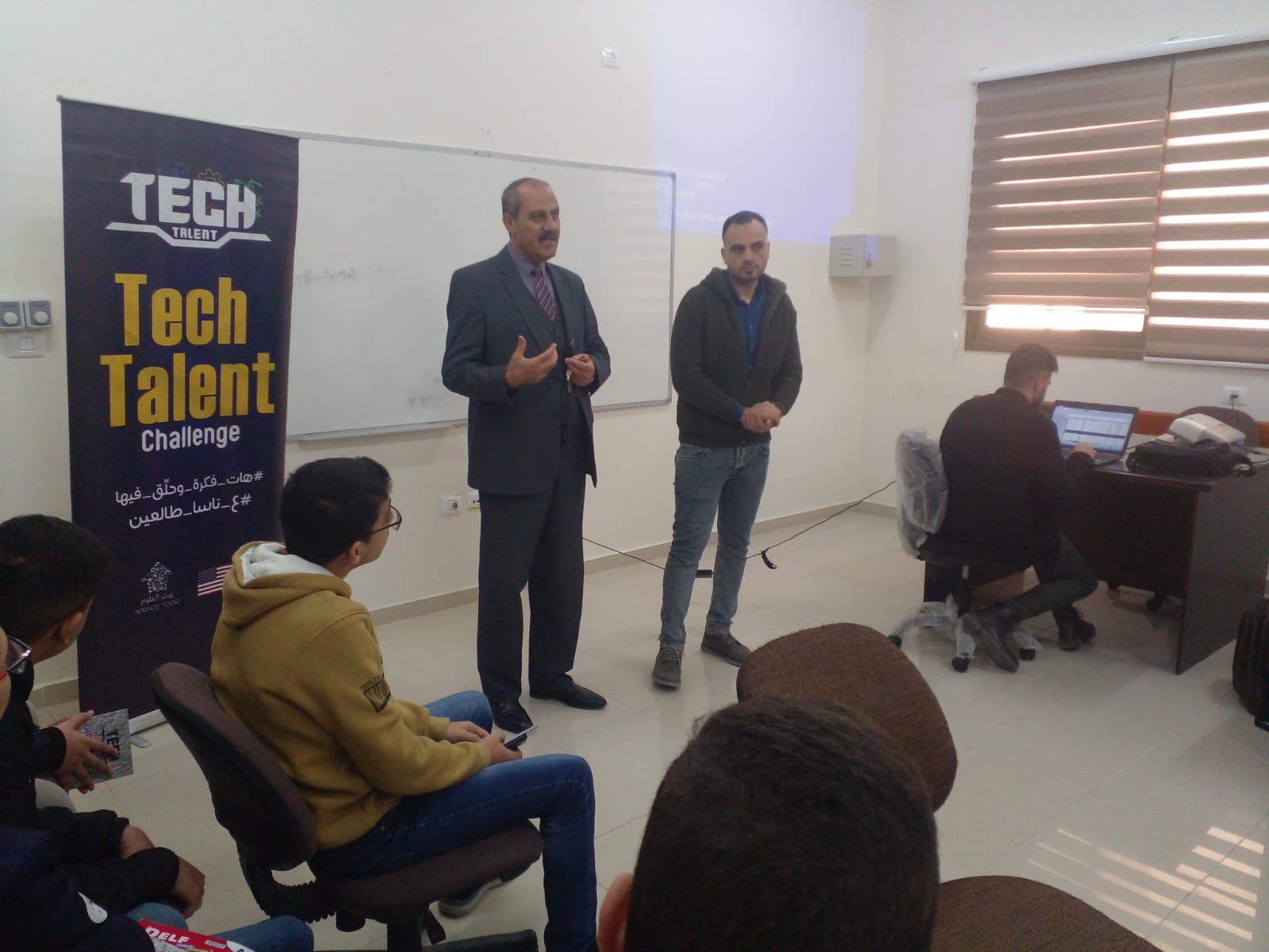 عمادة خدمة المجتمع والتعليم المستمر تستضيف برنامج   Tech- Talent التابع لمؤسسة النيزك