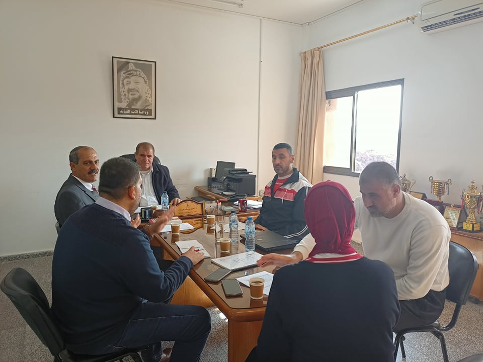 عمادة خدمة المجتمع والتعليم المستمر تعقد لقاءً مع كلية التربية البدنية والرياضة لسبل التعاون المشترك لمناقشة الدبلوم المهني المتخصص في مجال التدريب الرياضي