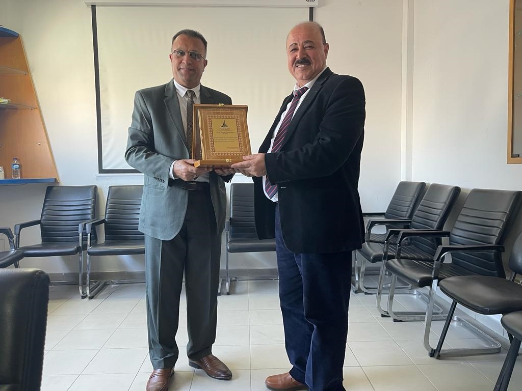 وفد من جامعة الأقصى يزور مكتب منظمة الصحة العالمية في قطاع غزة